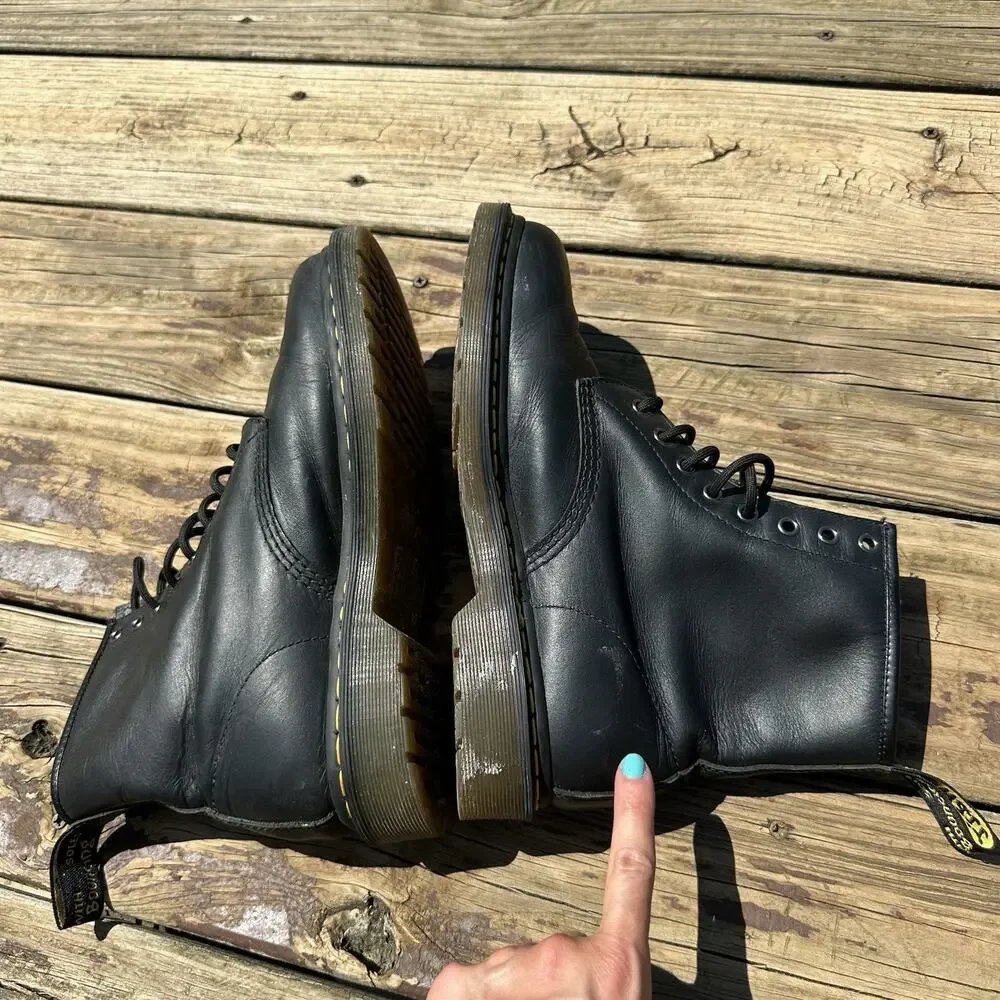 Dr Martens 1460 8-Eyelet Boots Black Mens US Size 9 EU 42 Combat Boot Lace Up
